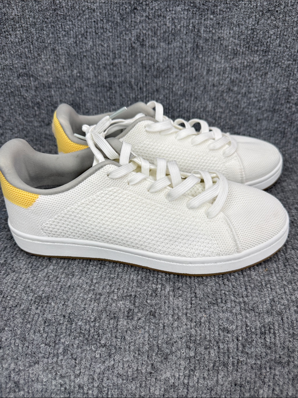 Sauve Casual White Knit Sneakers Yellow Heel Accent Wmn’s 8 Men 6 Eu 39 Nwot